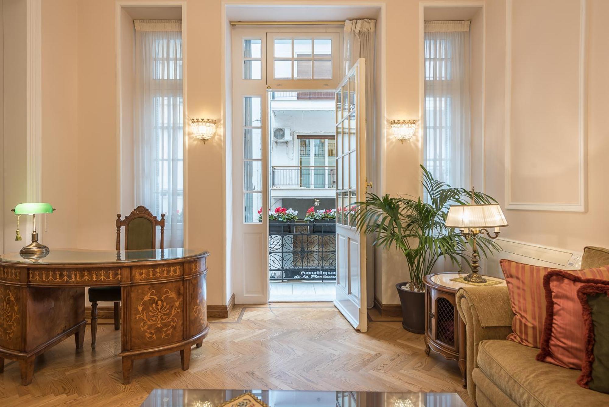 The Rare Luxury Gem Near Syntagma, Kolonaki Square Apartment Athen
