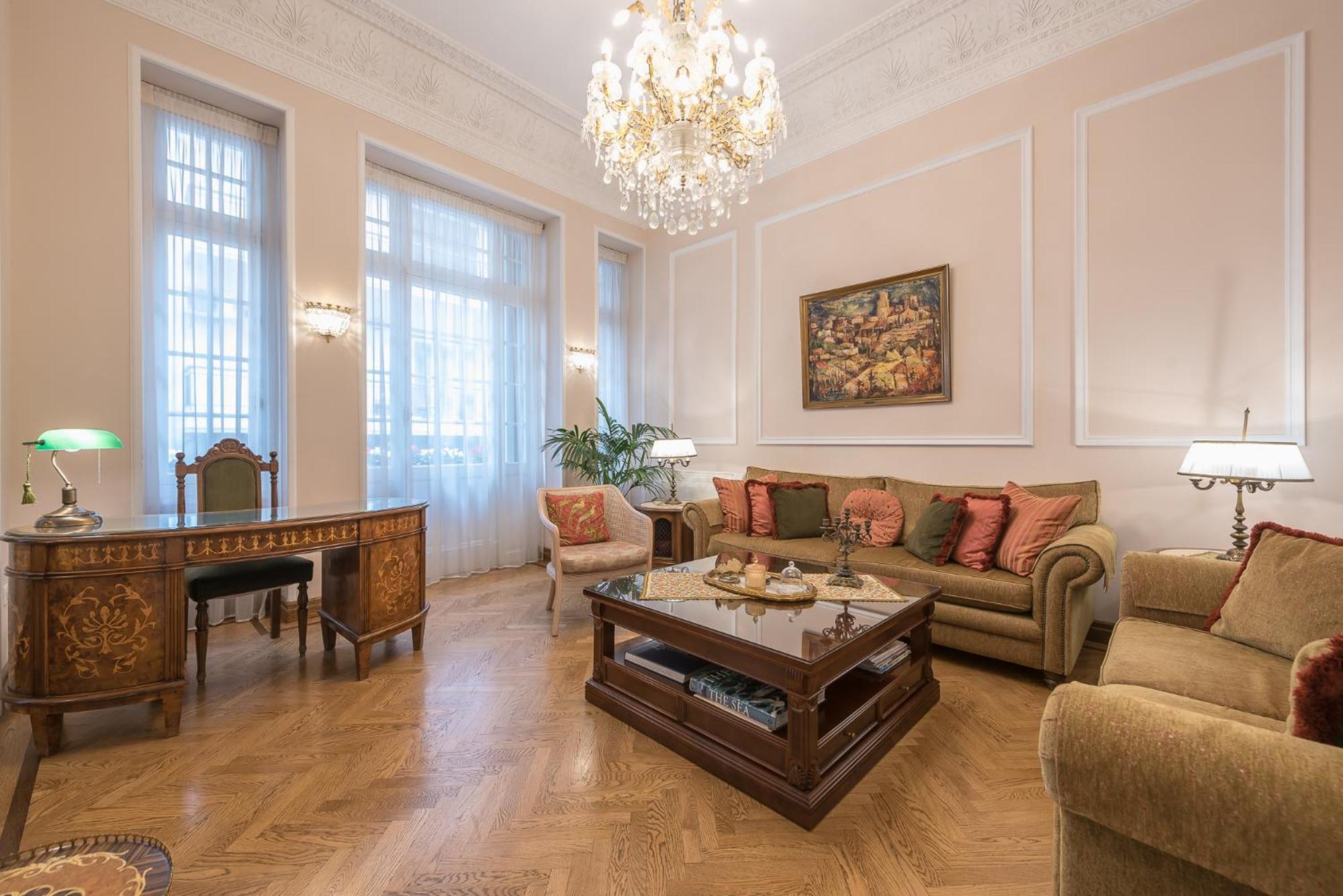 The Rare Luxury Gem Near Syntagma, Kolonaki Square Athen