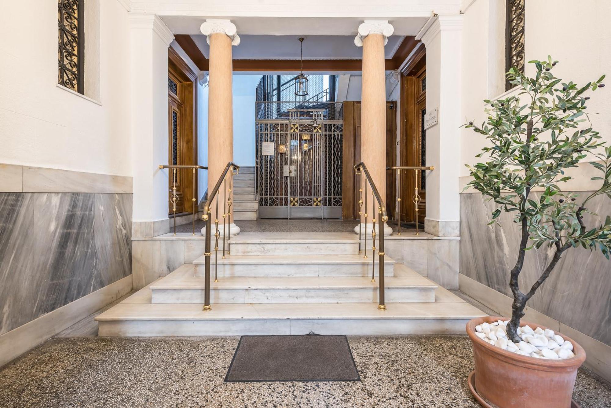 The Rare Luxury Gem Near Syntagma, Kolonaki Square * Athen