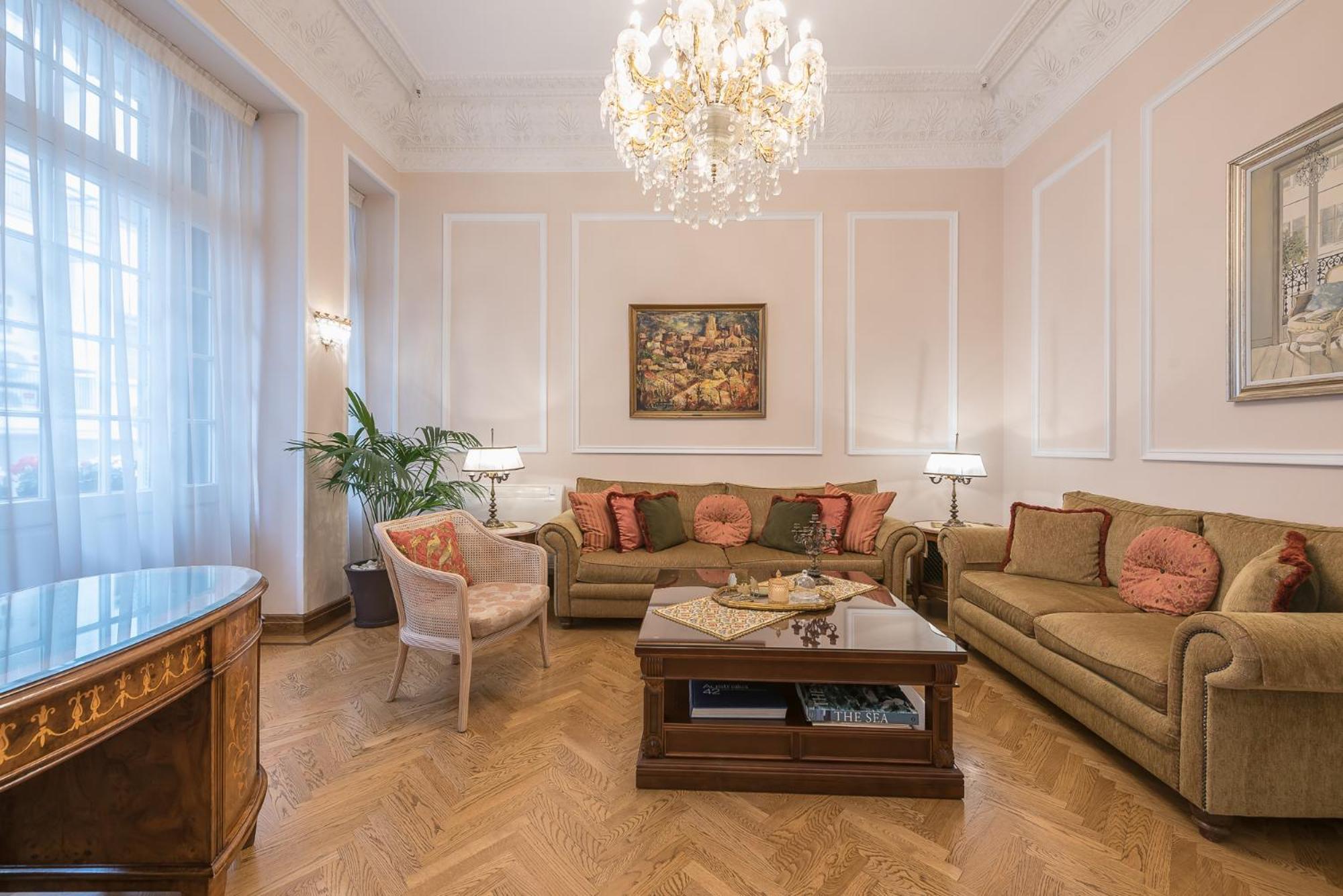 The Rare Luxury Gem Near Syntagma, Kolonaki Square * Athen