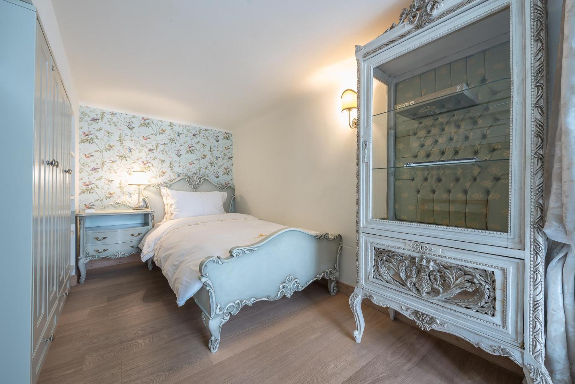 The Rare Luxury Gem Near Syntagma, Kolonaki Square